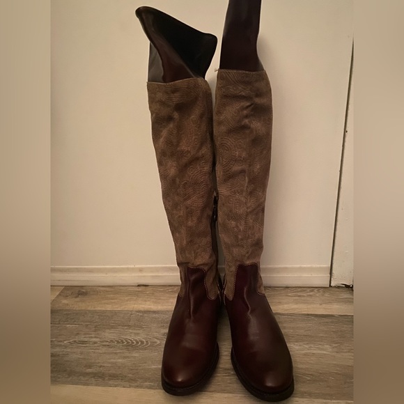 Suede knee high boots - Picture 1 of 8